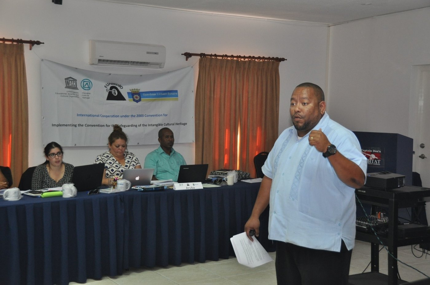 Nigel Encalada presenting at a UNESCO workshop in Bonaire